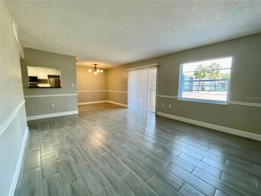 2567 N Alafaya Trail in Orlando, FL - Building Photo - Building Photo