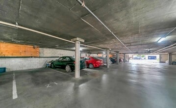 515 N Jackson St, Unit 302 in Glendale, CA - Building Photo - Building Photo
