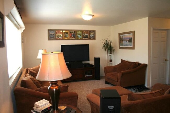 1119 W Park Ave in Belgrade, MT - Building Photo - Building Photo