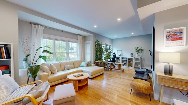 186 Havre St, Unit 2 in Boston, MA - Building Photo - Building Photo