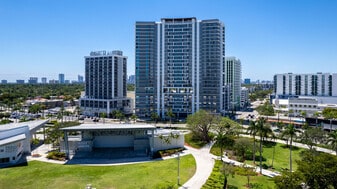 Bread Building in Hollywood, FL - Building Photo