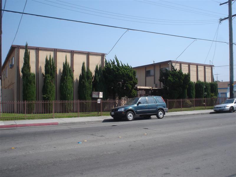 7800-7808 Wilcox Ave in Bell Gardens, CA - Building Photo