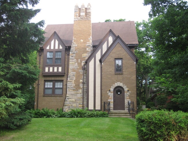 5214 Ingersoll Ave, Unit TreeTop