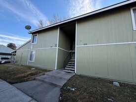 4608 Neil Rd in Reno, NV - Building Photo