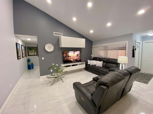 1031 Summit Pl Cir in West Palm Beach, FL - Building Photo - Building Photo
