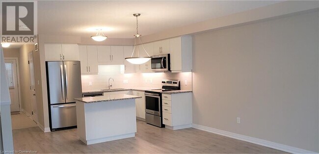 198 Sedgewood St in Kitchener, ON - Building Photo - Building Photo