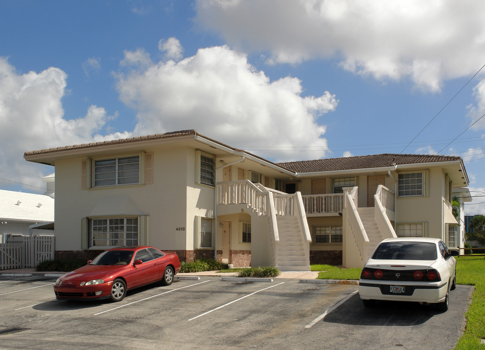 4910 NE 18th Ter in Fort Lauderdale, FL - Building Photo