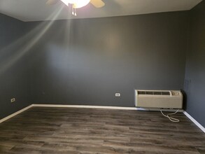 19 E Palatine Rd in Arlington Heights, IL - Building Photo - Building Photo