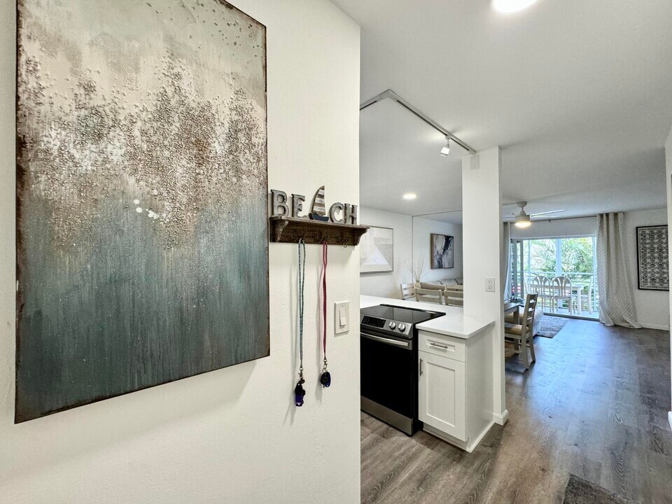 2811 Garden Dr S in Lake Worth Beach, FL - Building Photo