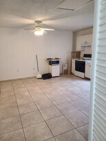 8325 SW 106th St, Unit Unit2 in Miami, FL - Building Photo