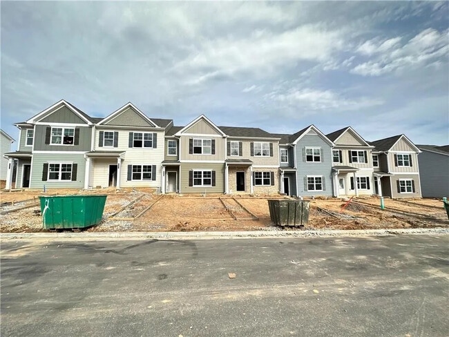 Room in Townhome on Shaffer Ct in Union City, GA - Foto de edificio - Building Photo