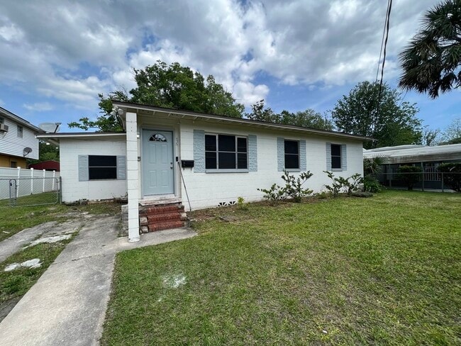 property at 5551 Dakota Dr