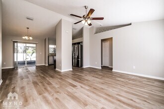 13522 Prestwick Dr in Riverview, FL - Foto de edificio - Building Photo