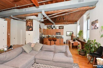 126 Webster Ave in Jersey City, NJ - Building Photo - Building Photo
