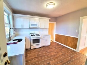 39 Waterhouse St, Unit 3 in Somerville, MA - Building Photo - Building Photo