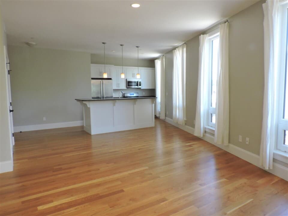 166 Hampshire St, Unit 3 in Cambridge, MA - Building Photo