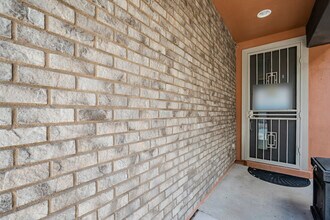 7050 W Carter Dr in Chandler, AZ - Building Photo - Building Photo