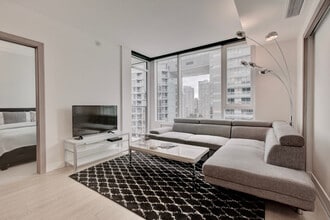 87 Nelson St., Unit SI ID1438679P in Vancouver, BC - Building Photo - Building Photo