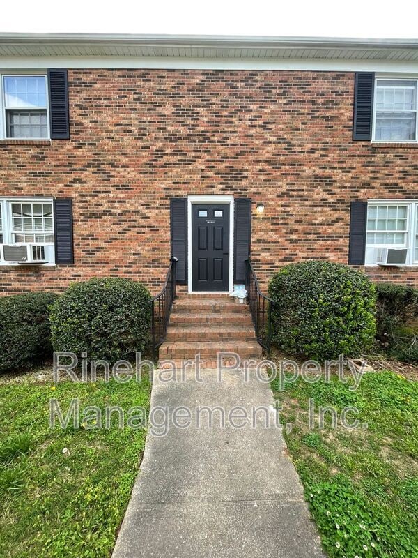 property at 1045 W Meadow Dr
