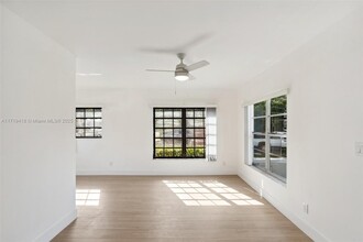 221 Antiquera Ave in Coral Gables, FL - Building Photo - Building Photo