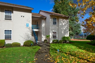 Garden Crest Apartments in Portland, OR - Foto de edificio - Building Photo