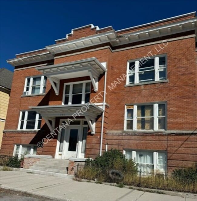 property at 701 W Galena St