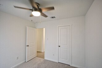 2418 Legends Crk in New Braunfels, TX - Building Photo - Building Photo
