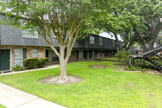 Memorial Green Condo in Houston, TX - Building Photo - Building Photo