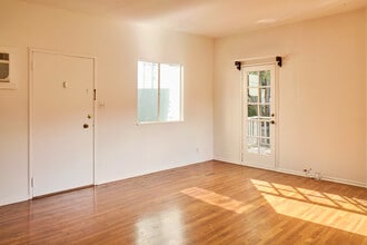 6148 Glen Holly St, Unit 6148 in Los Angeles, CA - Building Photo - Building Photo