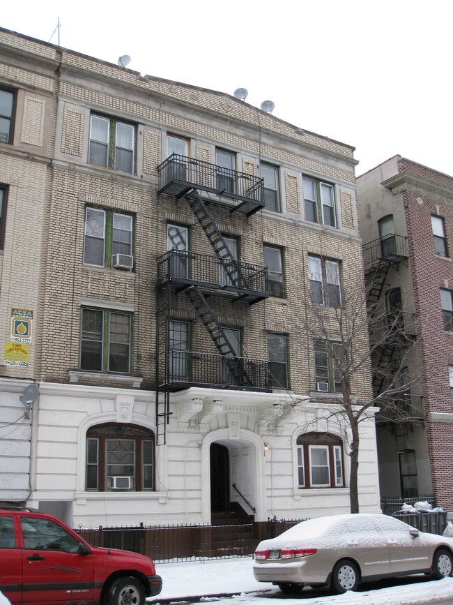 403 Macon St in Brooklyn, NY - Foto de edificio - Building Photo