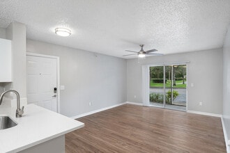 Pine Lakes Preserve in Port St. Lucie, FL - Foto de edificio - Building Photo