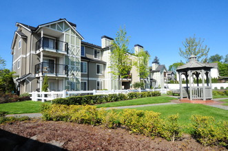 Silver Creek Apartments in Kent, WA - Building Photo - Building Photo