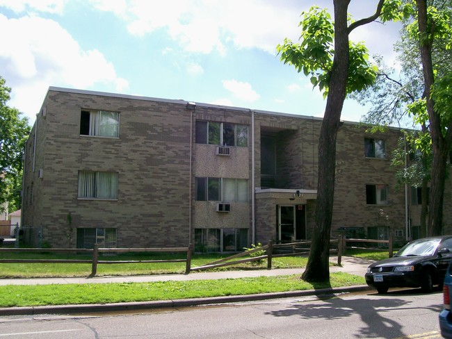 Cedar Lake Apartments in Minneapolis, MN - Building Photo - Building Photo