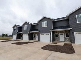 1681 S Baltimore Ave in Mount Zion, IL - Building Photo