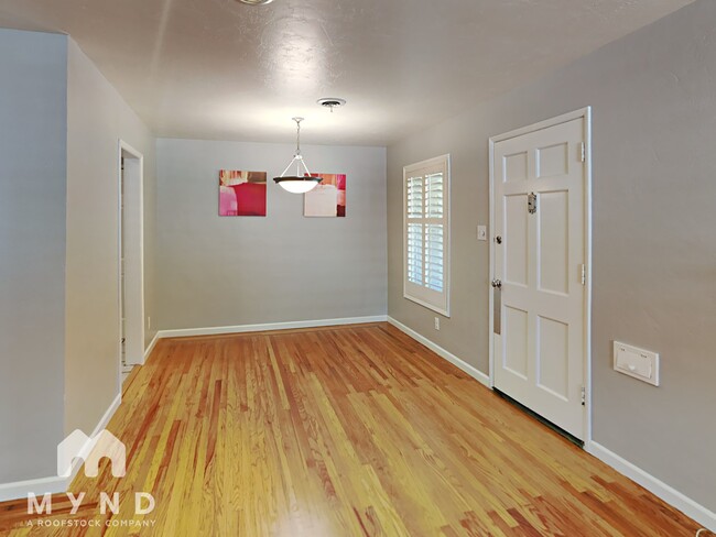 5820 12th Ave in Sacramento, CA - Building Photo - Building Photo