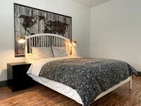 1922 Rosewood St photo'