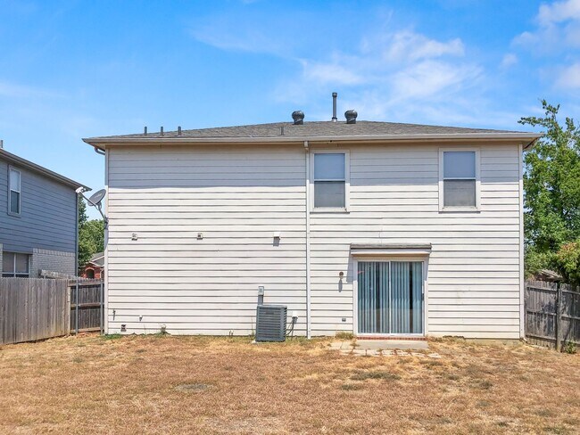 8332 Horseshoe Bend Dr in Fort Worth, TX - Building Photo - Building Photo