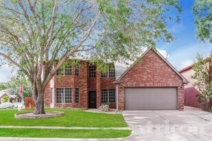 2309 Green Creek Dr in Arlington, TX - Building Photo