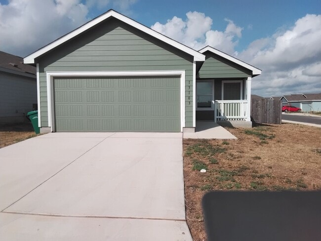 13103 Watrous Dr in San Antonio, TX - Building Photo - Building Photo