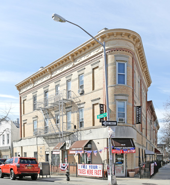 19-30 Cornelia St in Ridgewood, NY - Foto de edificio