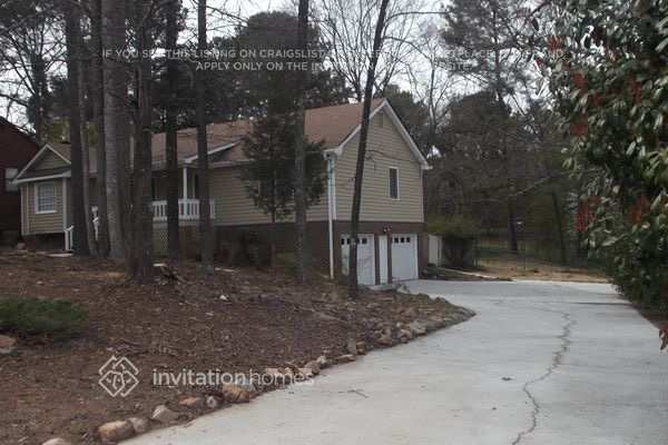 property at 2923 Marsh Ln SW