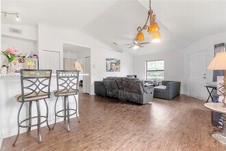 2828 Stoneway Ln in Fort Pierce, FL - Building Photo - Building Photo