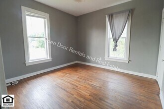208 S Grant St-Unit -208 1/2 S Grant St in Kendallville, IN - Foto de edificio - Building Photo