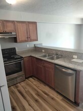 308 E Elcliff Rd in Spokane, WA - Building Photo - Building Photo