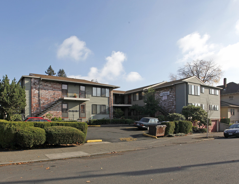 The Tiburon in Portland, OR - Building Photo