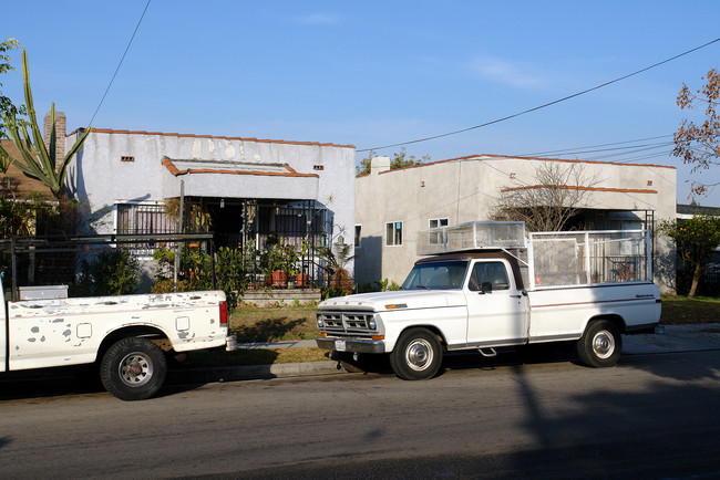 941-947 S Grevillea Ave in Inglewood, CA - Foto de edificio - Building Photo