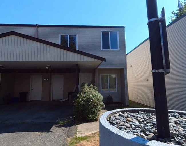 444 Bruce Ave in Nanaimo, BC - Building Photo - Building Photo