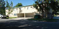 22734 8th St in Santa Clarita, CA - Foto de edificio - Building Photo