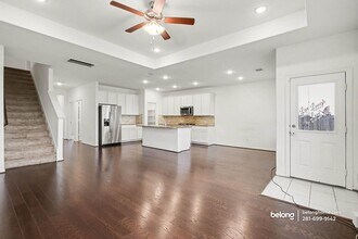 8114 Royal Palm Ct in Fulshear, TX - Foto de edificio - Building Photo