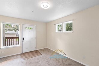 225 SE 126th Ave in Portland, OR - Building Photo - Building Photo